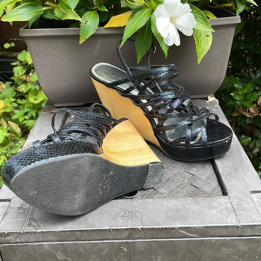 2 Pr Women's White House Black Market wedges - Picture 4 of 5